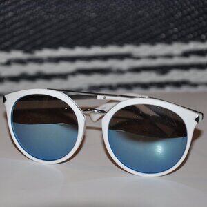 White round sunglasses